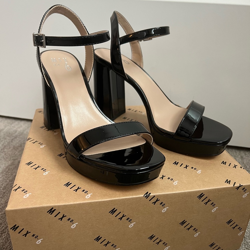 Black Patent Platform Shoe - MIX no. 6 - Size 7.5